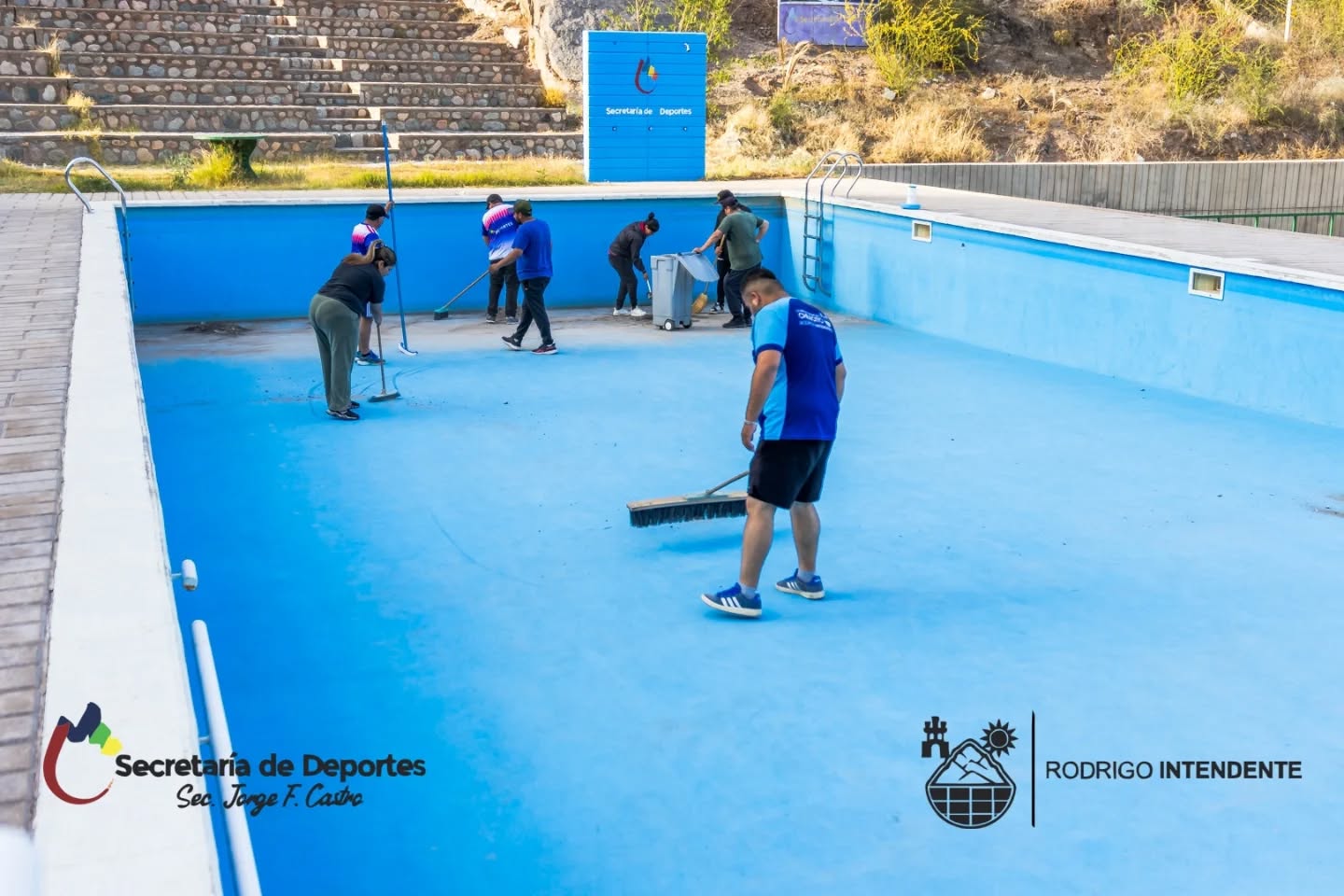 SECRETARIA DE DEPORTES: ACONDICIONAMIENTO DE LA PILETA MUNICIPAL PARA LA COLONIA