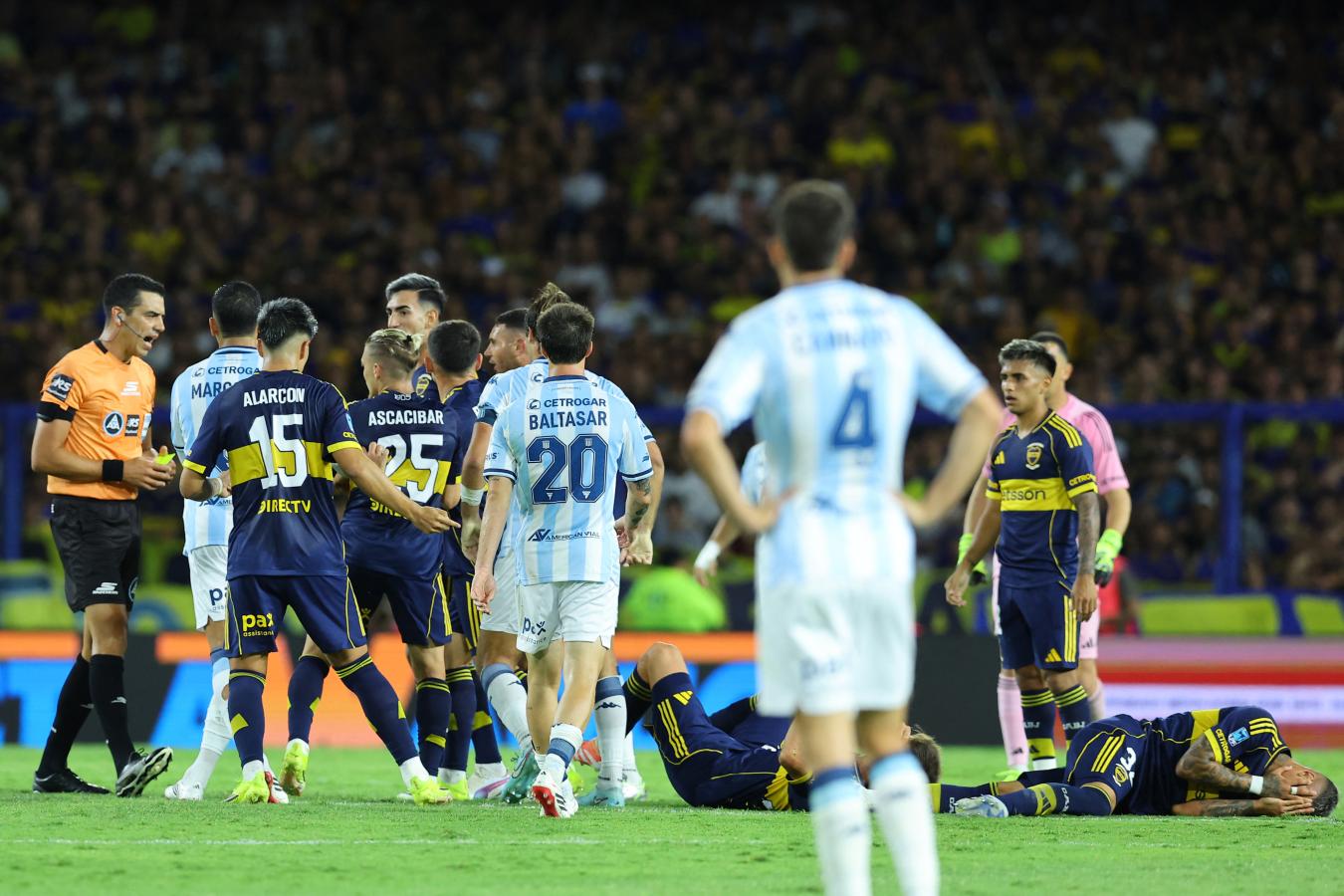BOCA Y RACING, UN EMPATE 0-0, CON MUCHA FRICCIÓN Y NADA DE GOLES