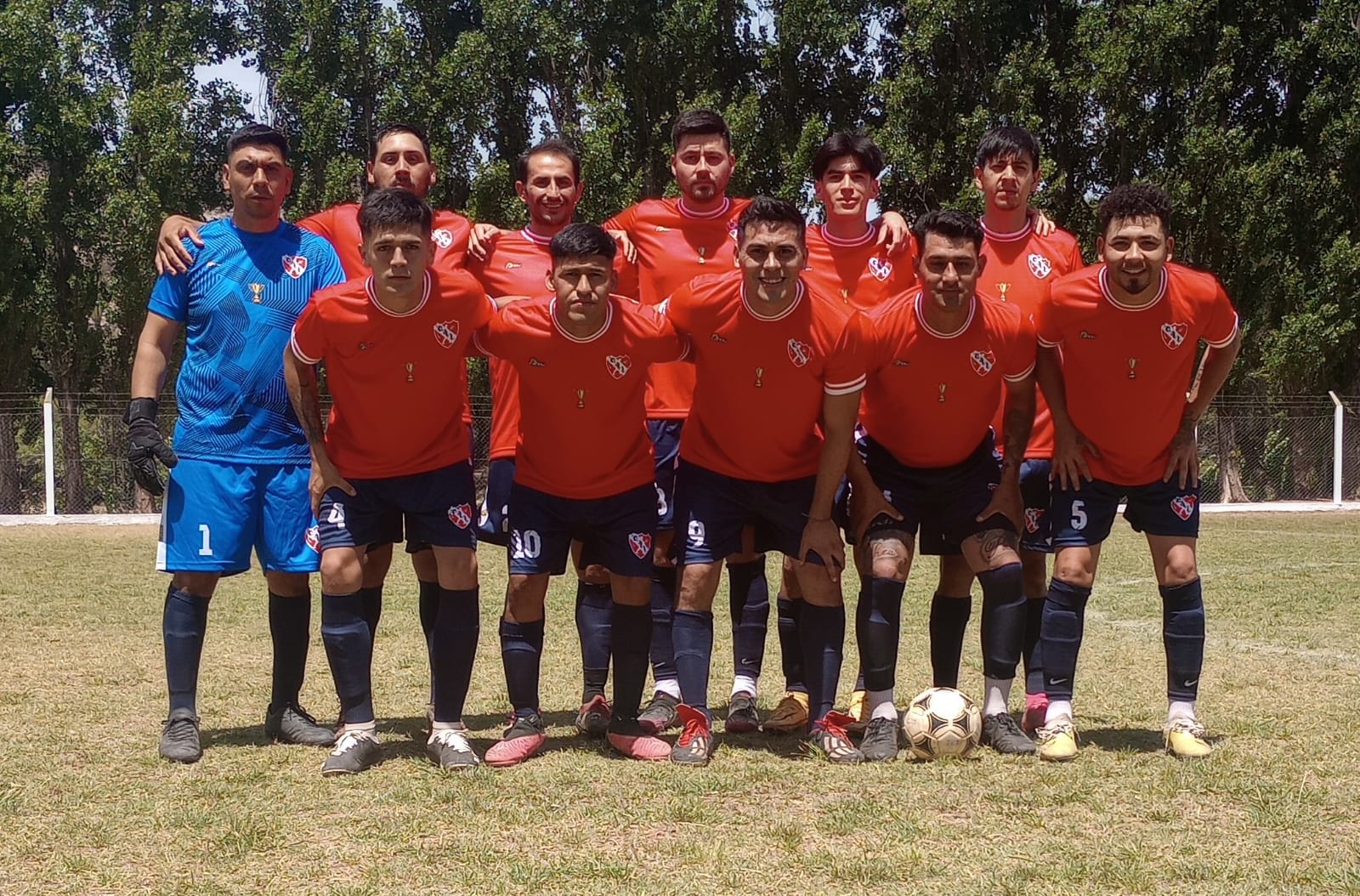 FÚTBOL DE SAÑOGASTA: EL ROJO DE CHUCUMA SACA VENTAJA EN LA CIMA 