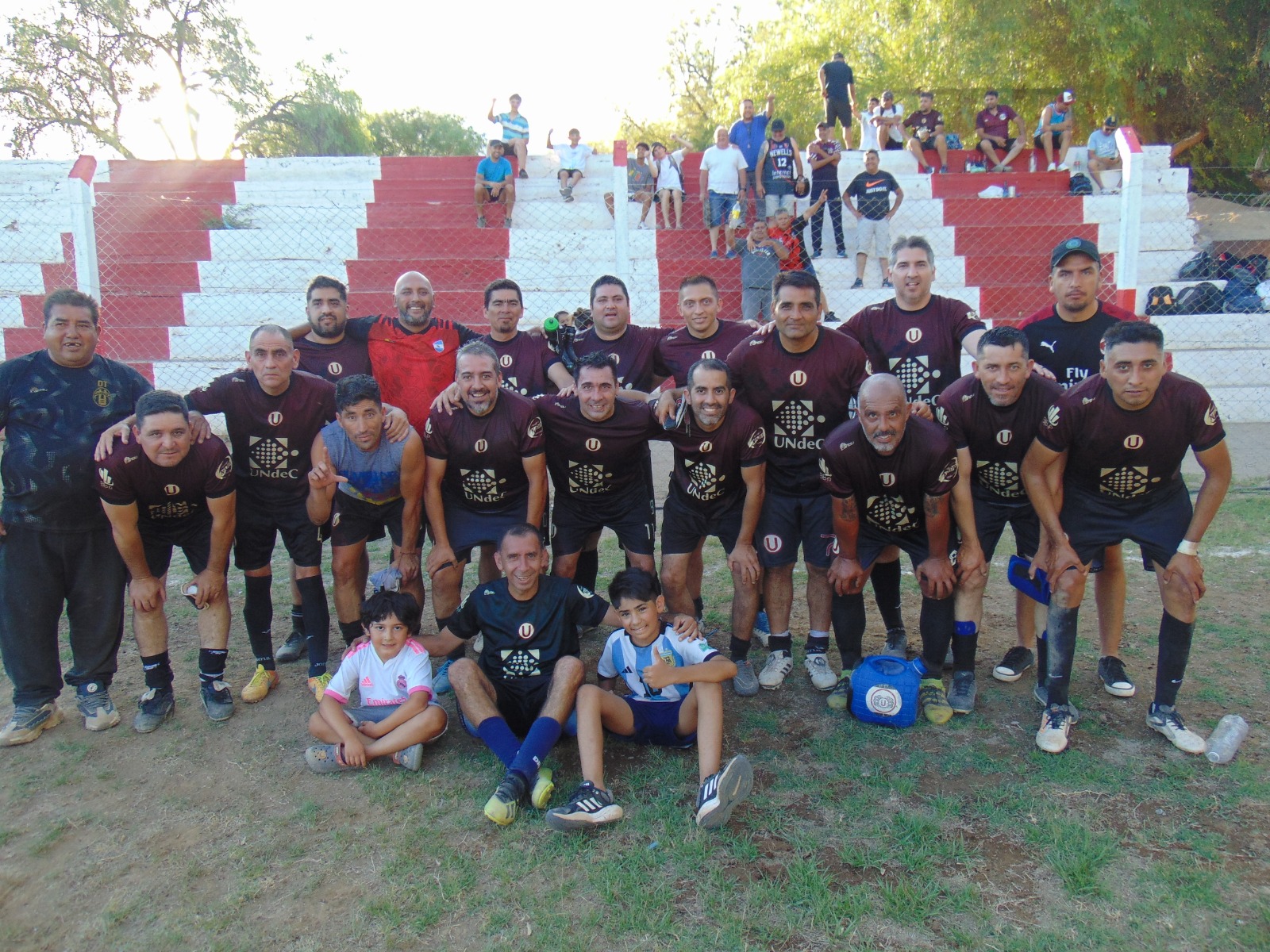 FÚTBOL SENIORS: UNIVERSITARIO DERROTÓ 2-0 A VIÑAS Y ES FINALISTA DEL CLAUSURA 2023