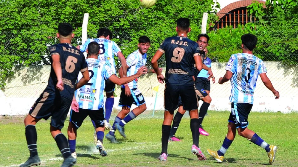 FÚTBOL RIOJANO: EL JUEVES, SALE EL CAMPEÓN ENTRE RIOJA JRS Y TESORIERI