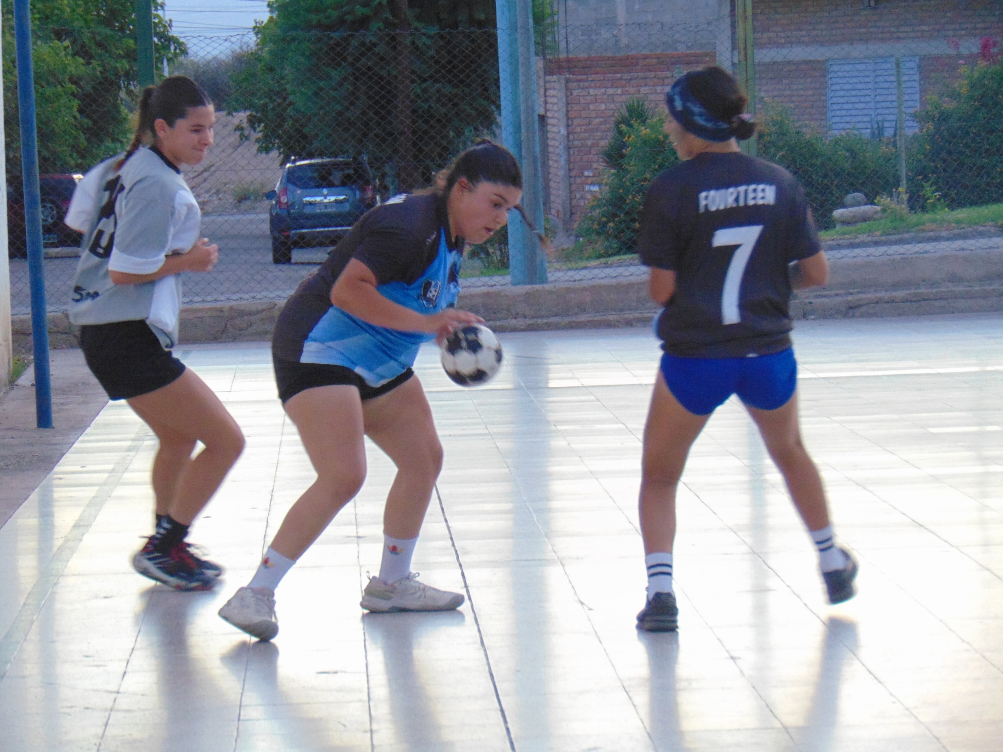 COMPLETARON LA “PRIMERA” SEMANA DEL TORNEO DE VERANO DE HANDBALL