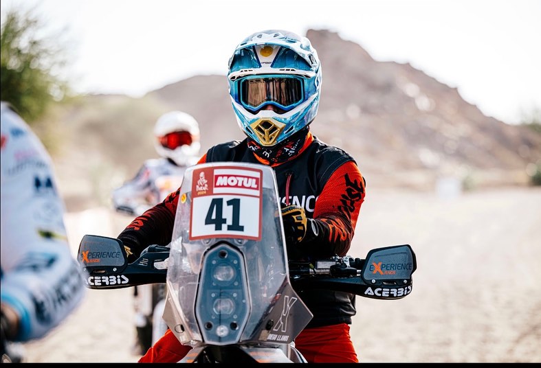 DAKAR 2024 – 8° ETAPA: DIEGO LLANOS SE MANTIENE EN EL PUESTO 22° EN LA GENERAL