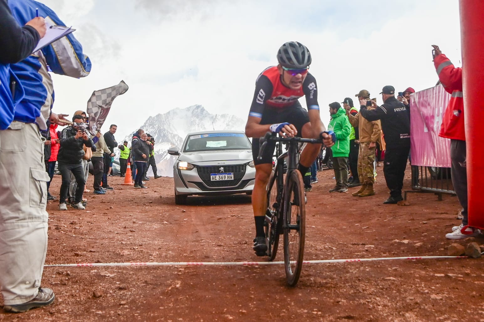 CICLISMO: AGUSTÍN DURÁN ESTÁ SEGUNDO EN LA VUELTA DE MENDOZA A UNA ETAPA DEL FINAL