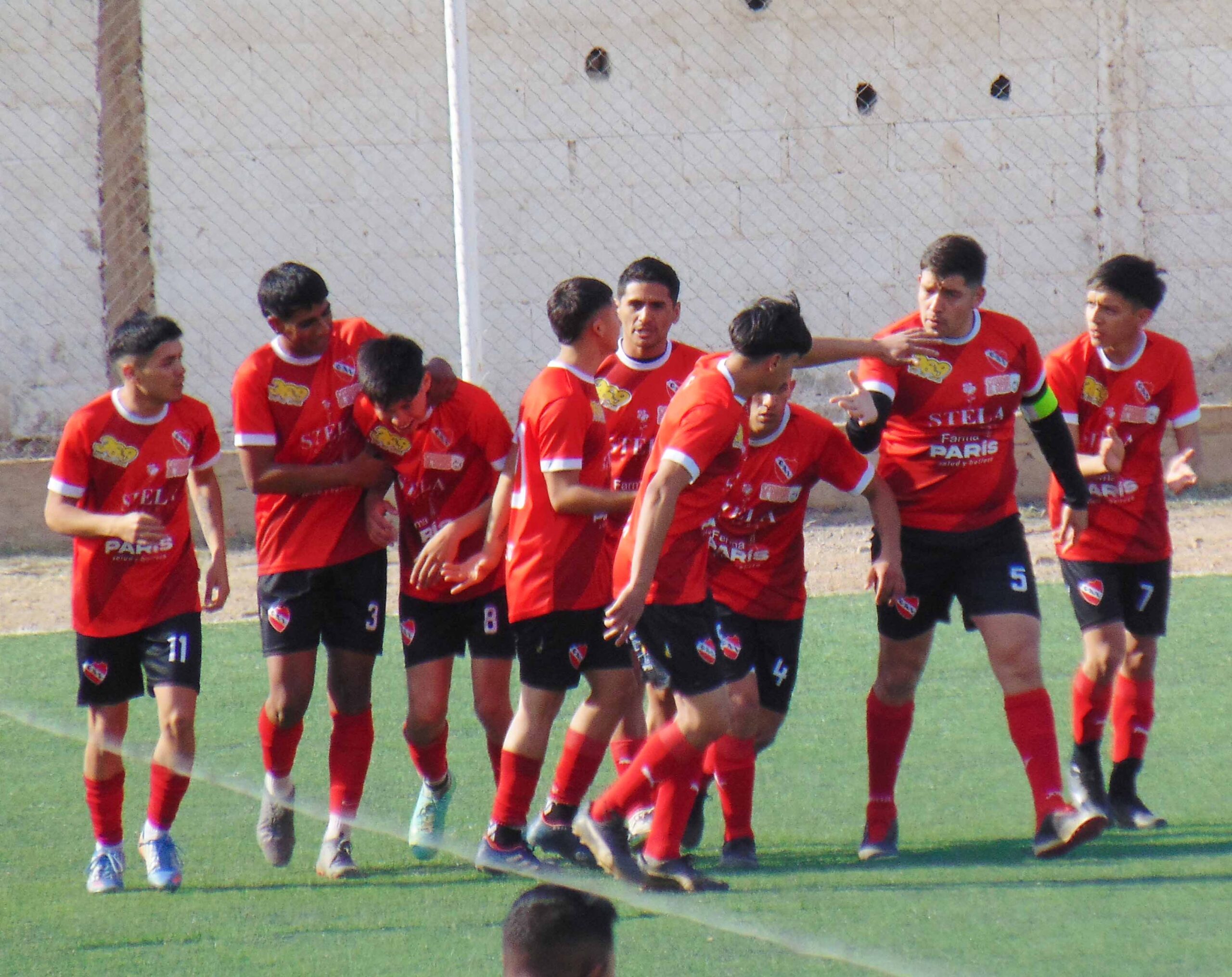 FÚTBOL – 14º FECHA: EL ROJO EFICAZ Y CLASIFICADO SEGUNDO A LA LIGUILLA