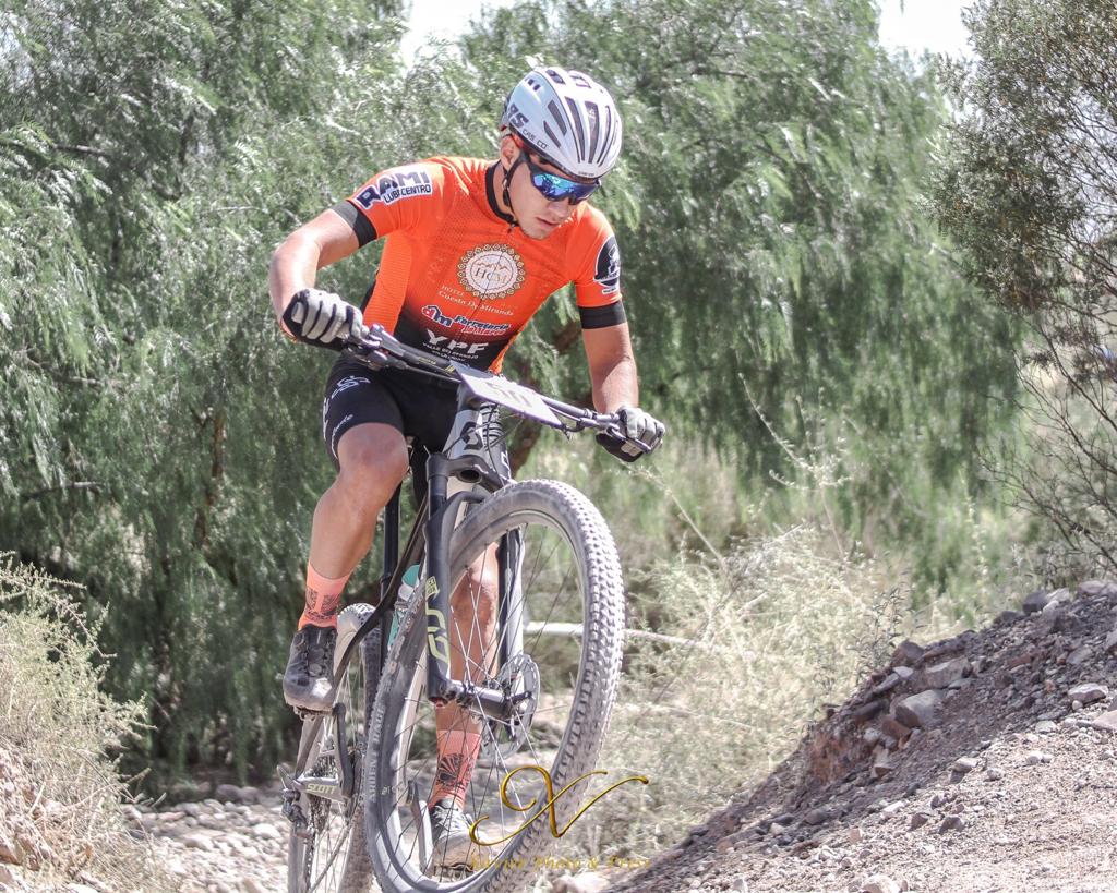 MOUNTAIN BIKE SUB.23: JOAQUÍN VERA JUNTO A CORDOBÉS REYES FUERON TERCEROS EN EL TRANSMONTAÑA DE TUCUMÁN