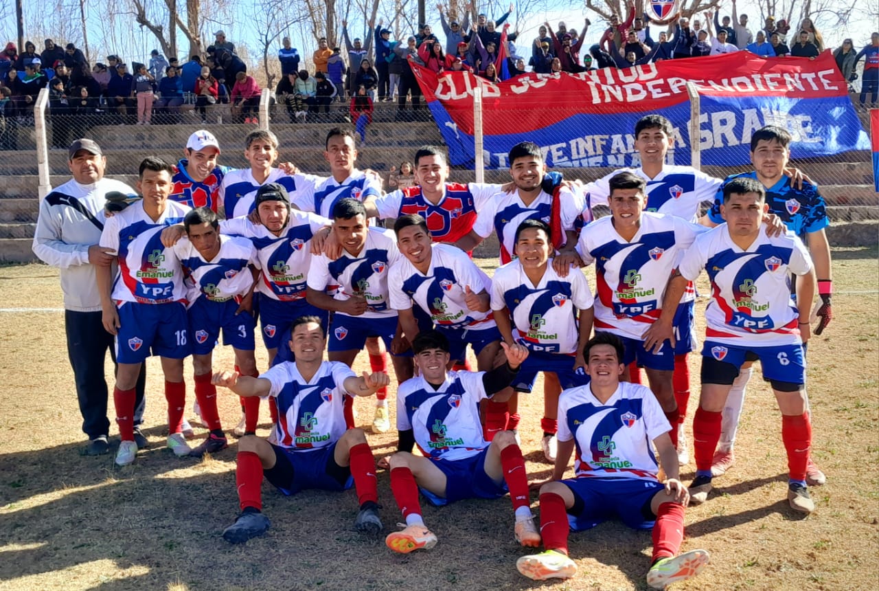 FÚTBOL DEL OESTE RIOJANO: JUVENTUD INDEPENDIENTE SE CONSAGRÓ CAMPEÓN