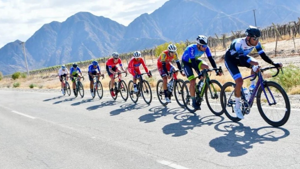 EN CHILECITO, VUELVE EL CICLISMO DE RUTA