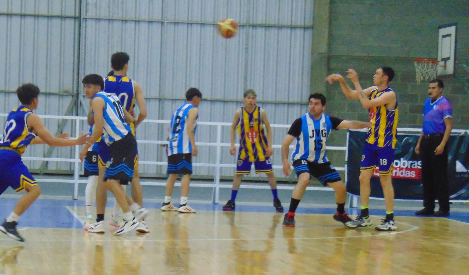 BÁSQUET DE CHILECITO: POR LA TERCERA, GANARON ATLÉTICO Y EL PUNTERO DEFENSORES