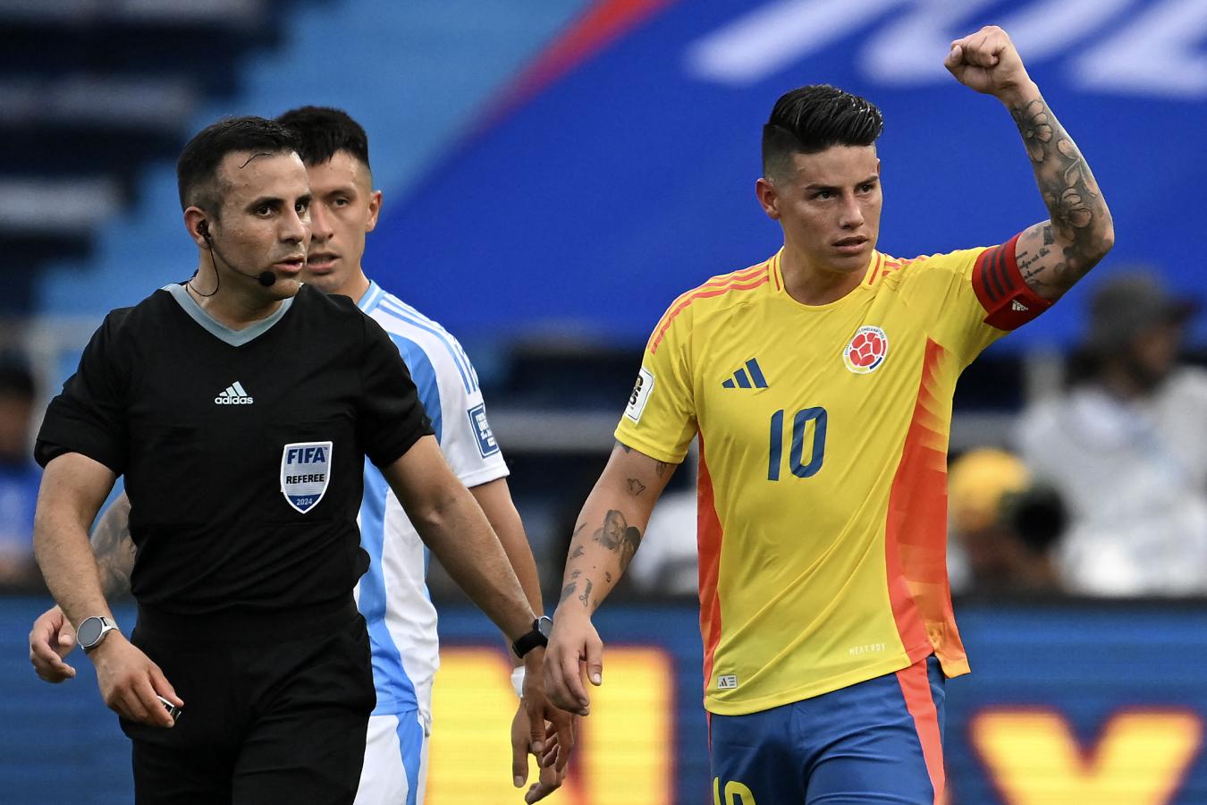 ARGENTINA PERDIÓ 2-1 CON COLOMBIA, POR UN “POLÉMICO” PENAL