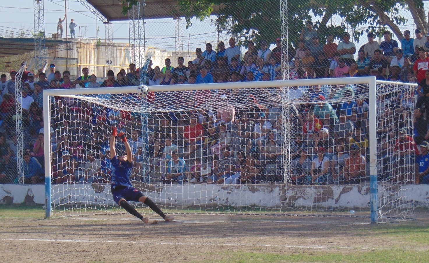 FÚTBOL – LIGA CHILECITEÑA: PROGAMARON TODAS LAS SEMIFINALES DE “IDA”