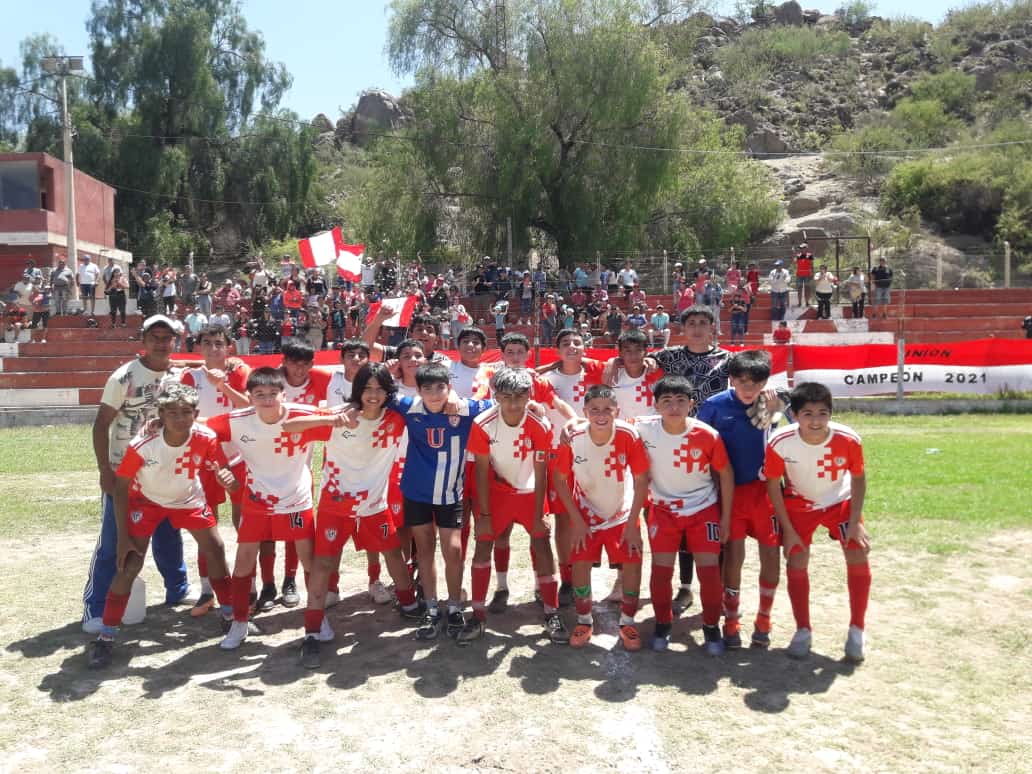 FÚTBOL DE INFERIORES: JOAQUÍN EN SEXTA Y UNIÓN EN SÉPTIMA GANARON LIGUILLA Y VAN POR LAS FINALES DE CAMPEONATO