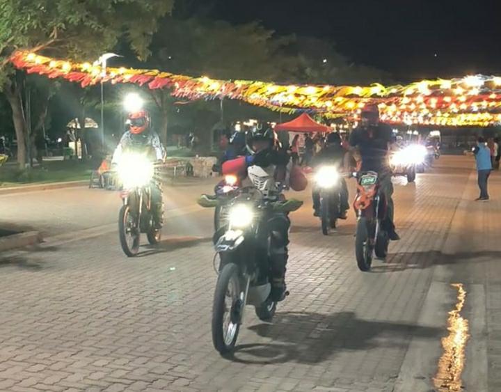 ENDURO: TRAVESÍA NOCTURNA CON 45 MÁQUINAS