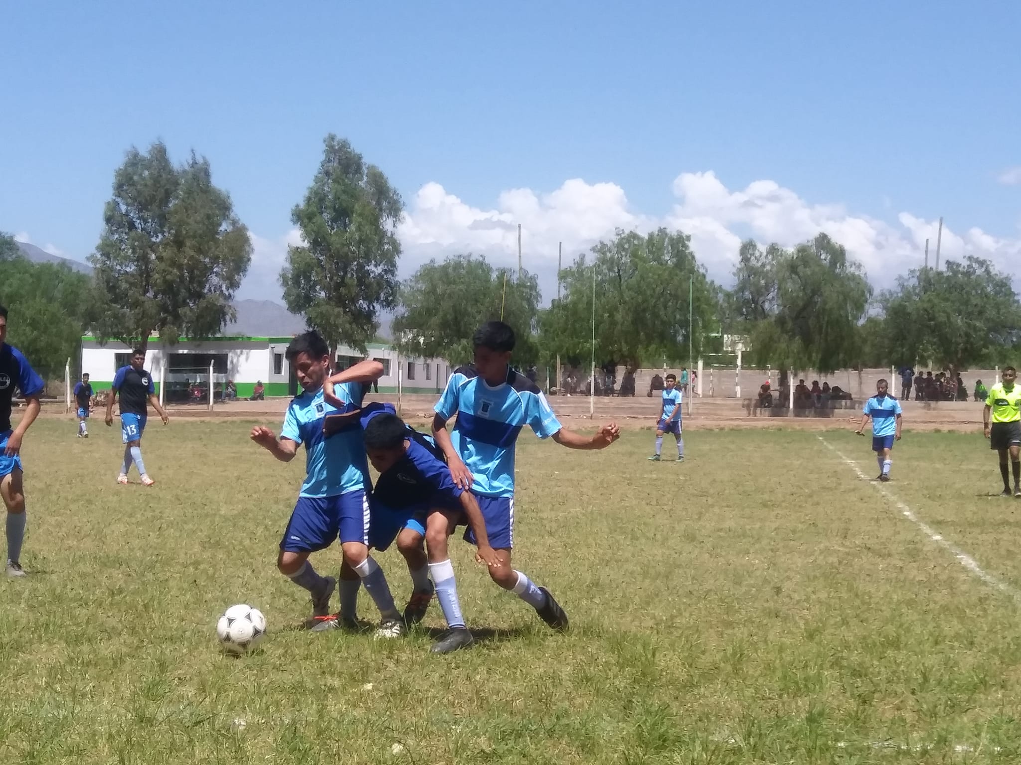 EN CHAÑARMUYO, DISPUTAN LAS SEMIFINALES DEL FÚTBOL DEL NORTE DE FAMATINA