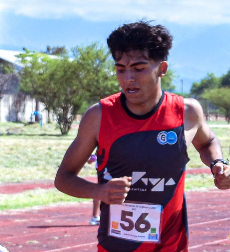 ROSARIO:EL FAMATINENSE CRISTIAN DÍAZ NIEVAS HIZO PODIO EN EL NACIONAL DE PISTA U-20
