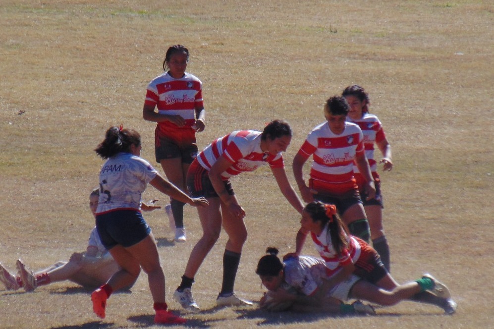 RUGBY FEMENINO: LA FECHA EN EL NEVADO QUEDÓ “INCONCLUSA” POR FALTA DE MÉDICO