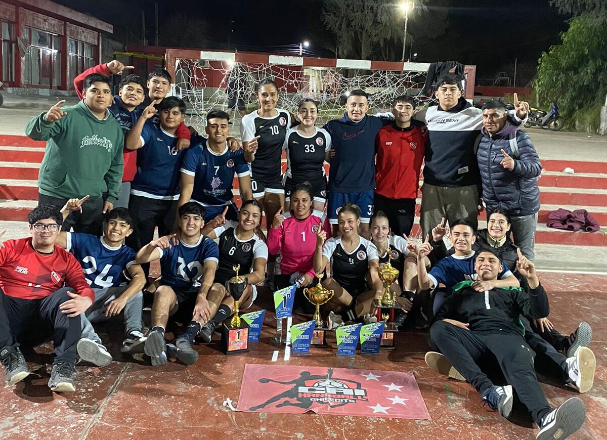 LIGA CHILECITEÑA DE HANDBALL: EL ROJO FESTEJÓ EL APERTURA EN PRIMERA DAMAS Y CABALLEROS