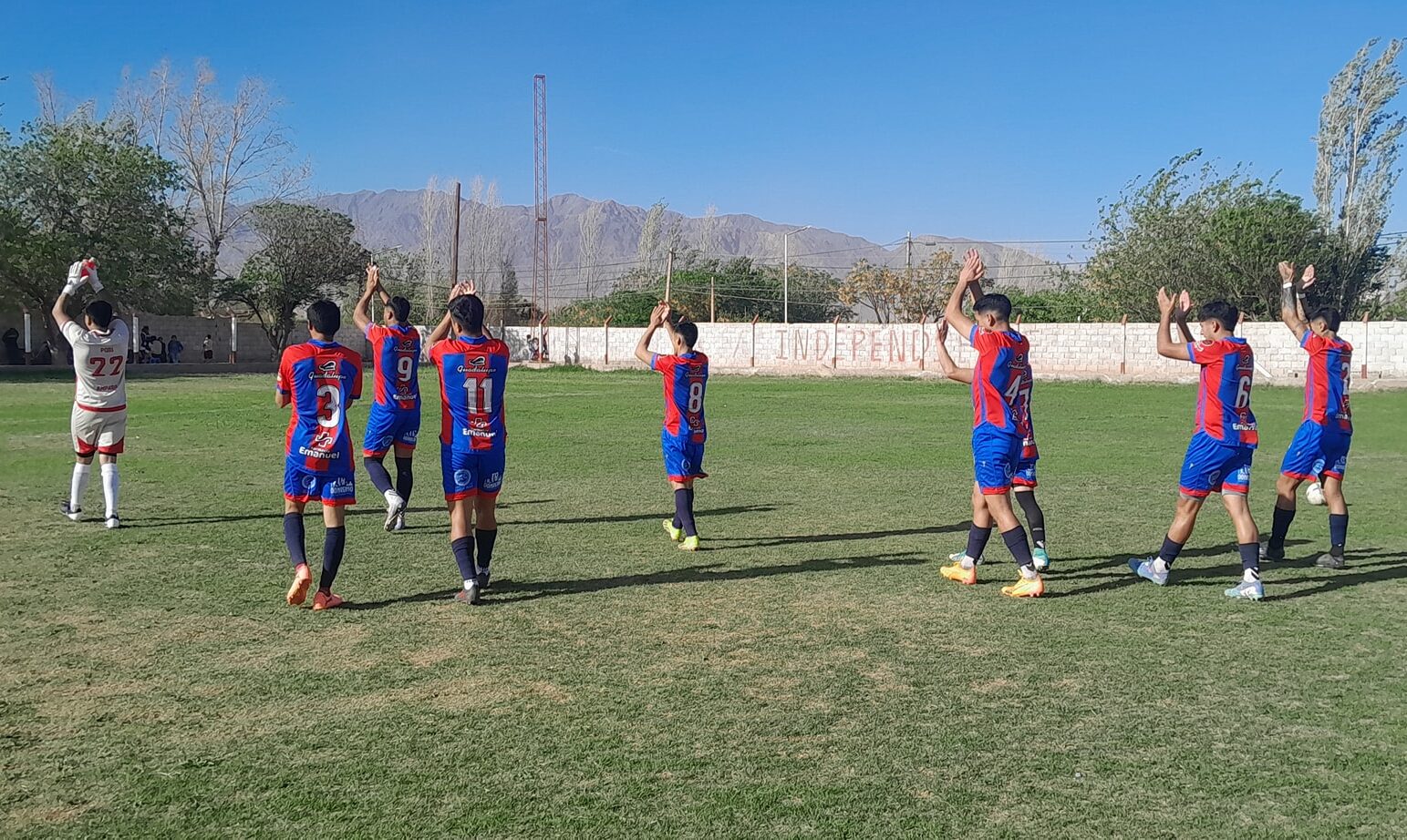 FÚTBOL DEL OESTE RIOJANO: FACUNDO GANA Y SIGUE EN LA CIMA