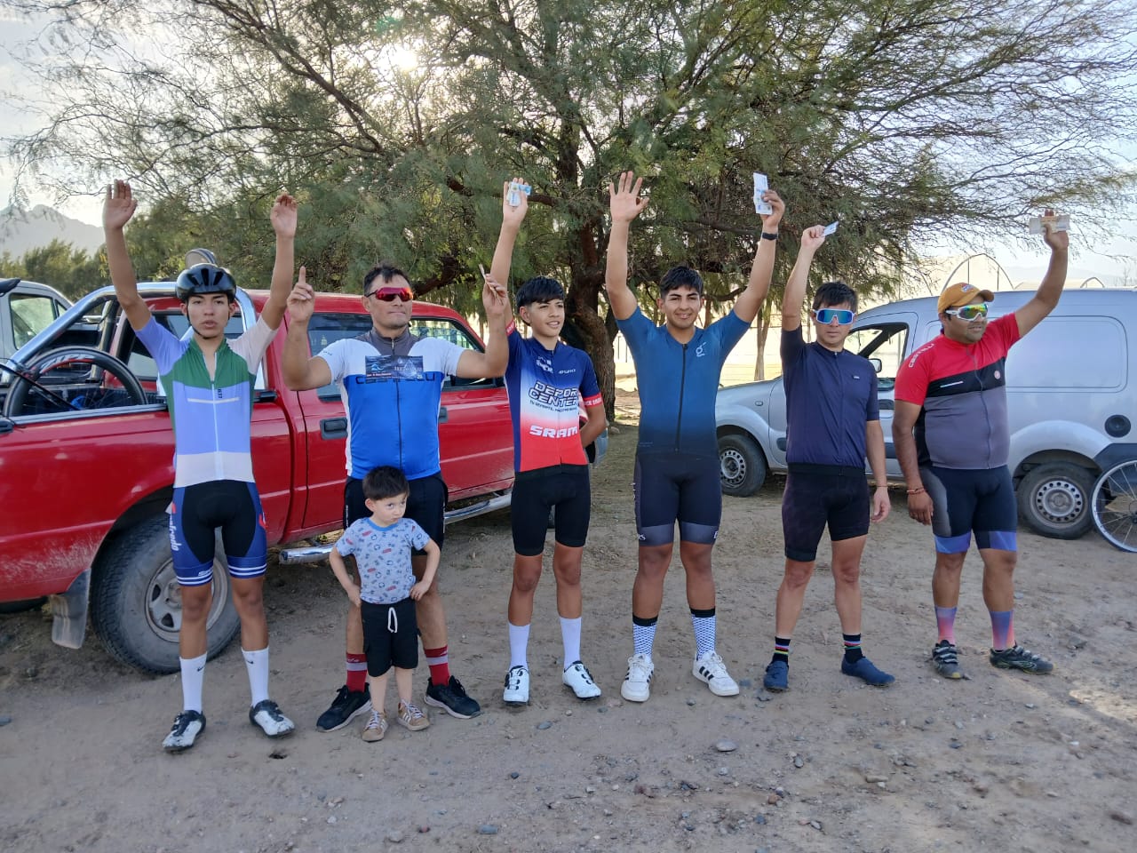 CICLISMO: TIAGO ARANCIBIA Y SEBA ALCARAZ, GANARON EN EL AERÓDROMO