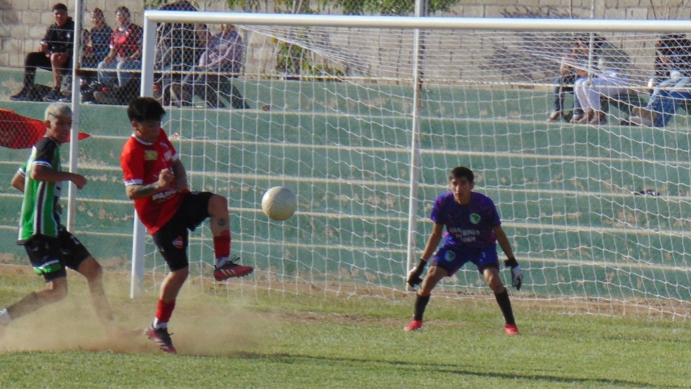 FÚTBOL – REPECHAJE DE IDA: EL ROJO FALLÓ, Y LOS CHUYOS SE LO EMPATÓ