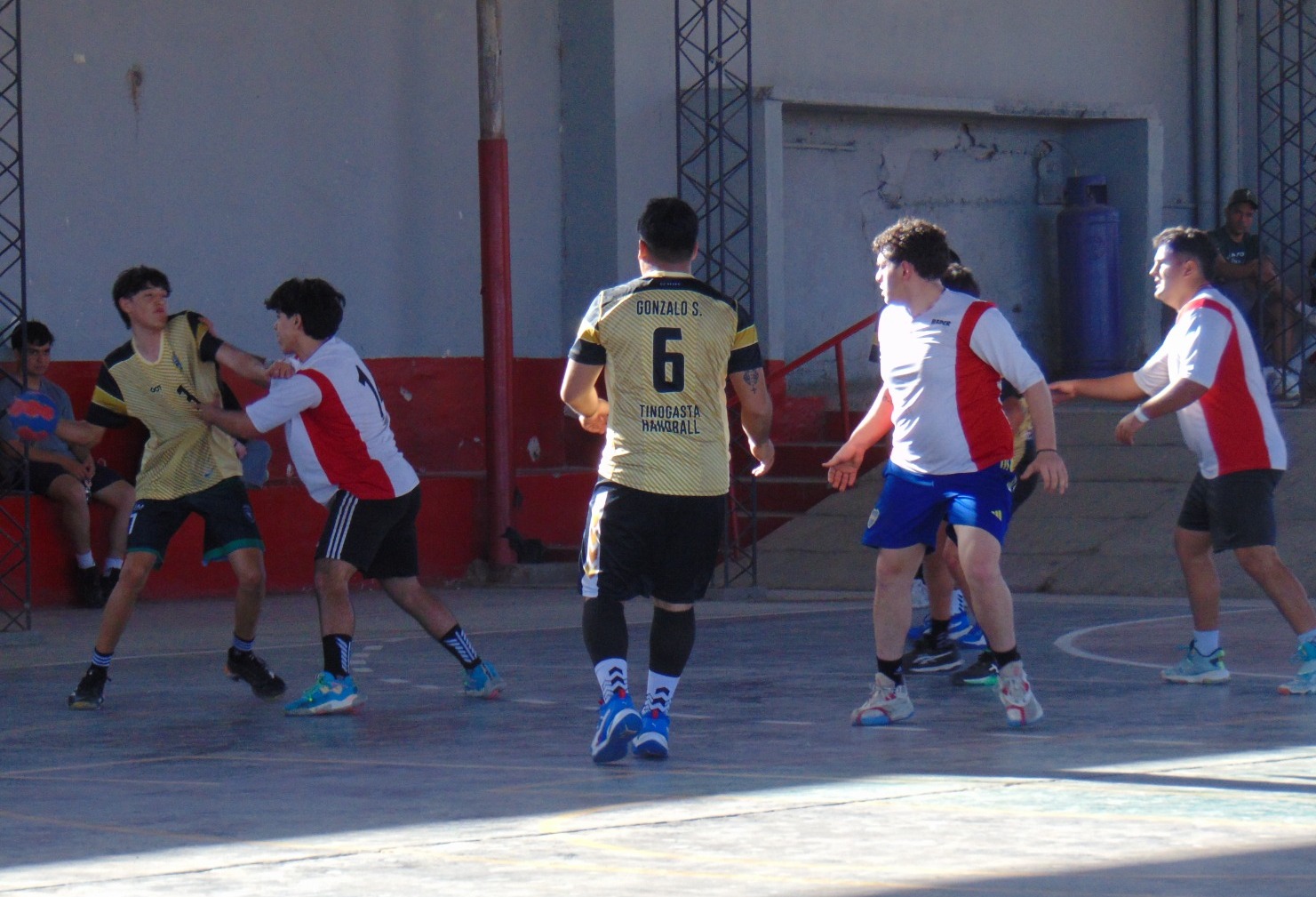 EL DOMINGO DE HANDBALL EN EL CLUB INDEPENDIENTE