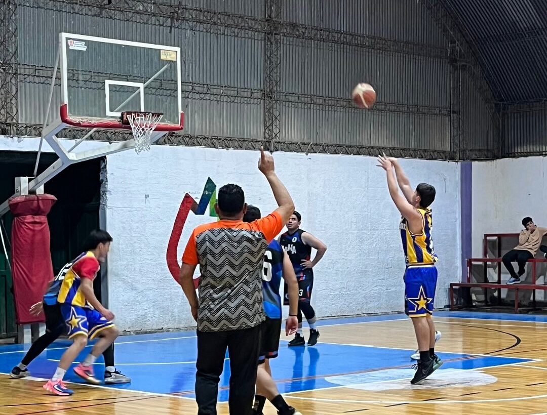 BÁSQUET CHILECITEÑO: VICTORIA DE NEWELL´S, Y “TRIUNFAZO” DE DEFE ANTE FAMATINA