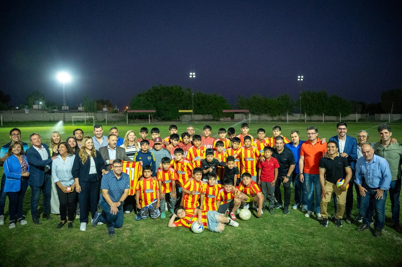 LOS CLUBES SAN BUENAVENTURA, LOS ANDES Y LOS CHUYOS INAUGURARON ILUMINACIÓN DE SUS CAMPOS DE JUEGO