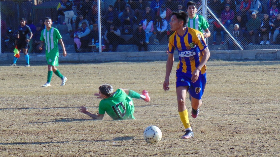 FÚTBOL DEL SÁBADO: JOAQUÍN Y ANGUINÁN DEFINEN EL SEGUNDO PUESTO DE LA ZONA “A”