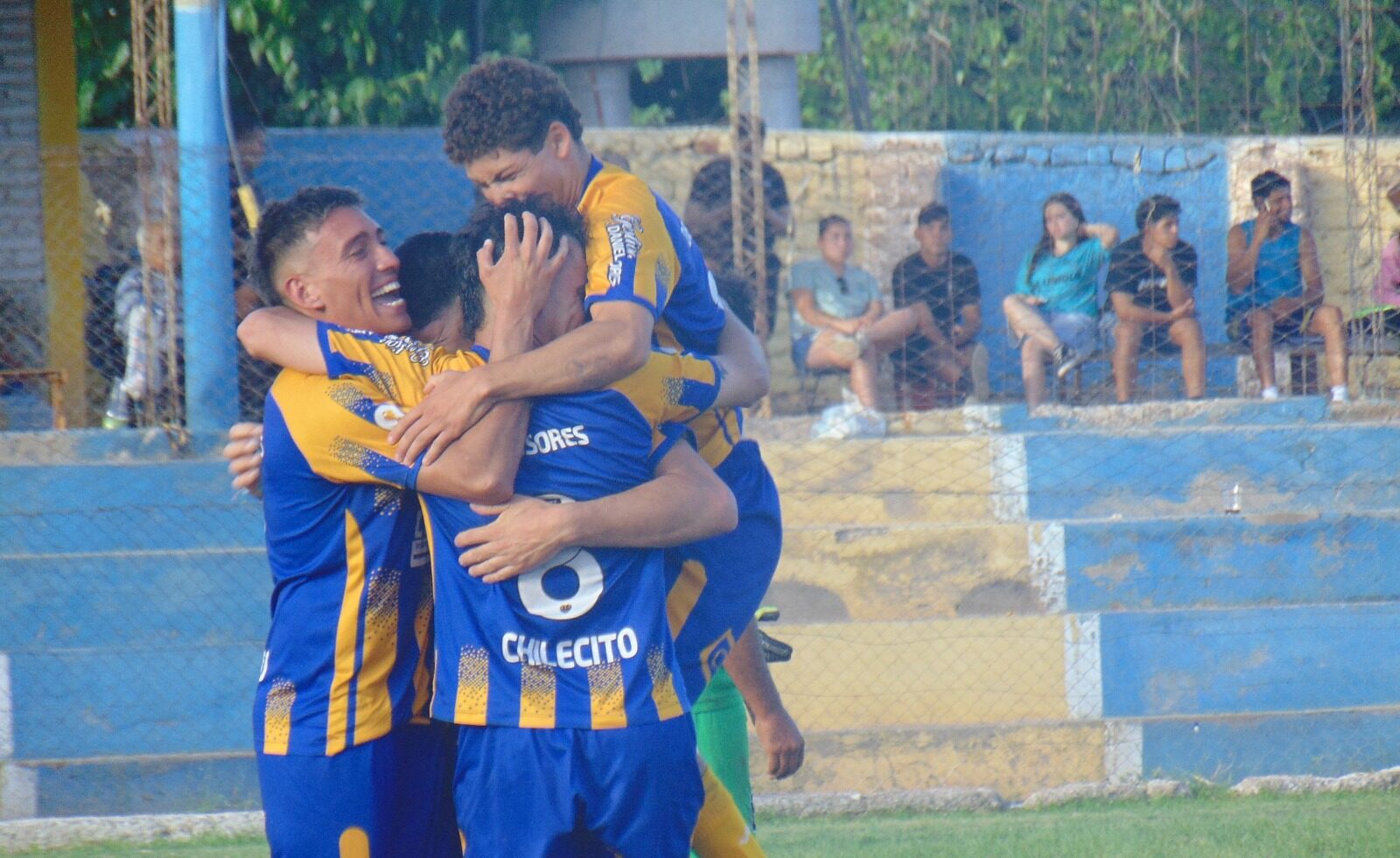 FÚTBOL  – 18º FECHA: COMO UN TRÁMITE, DEFE GOLEÓ EN CASA A ANGUINÁN