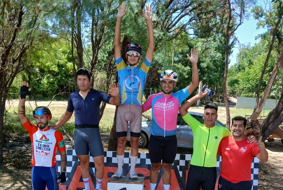 CICLISMO: LA SEGUNDA DE LA TEMPORADA FUE PARA VÍCTOR ESPINOSA