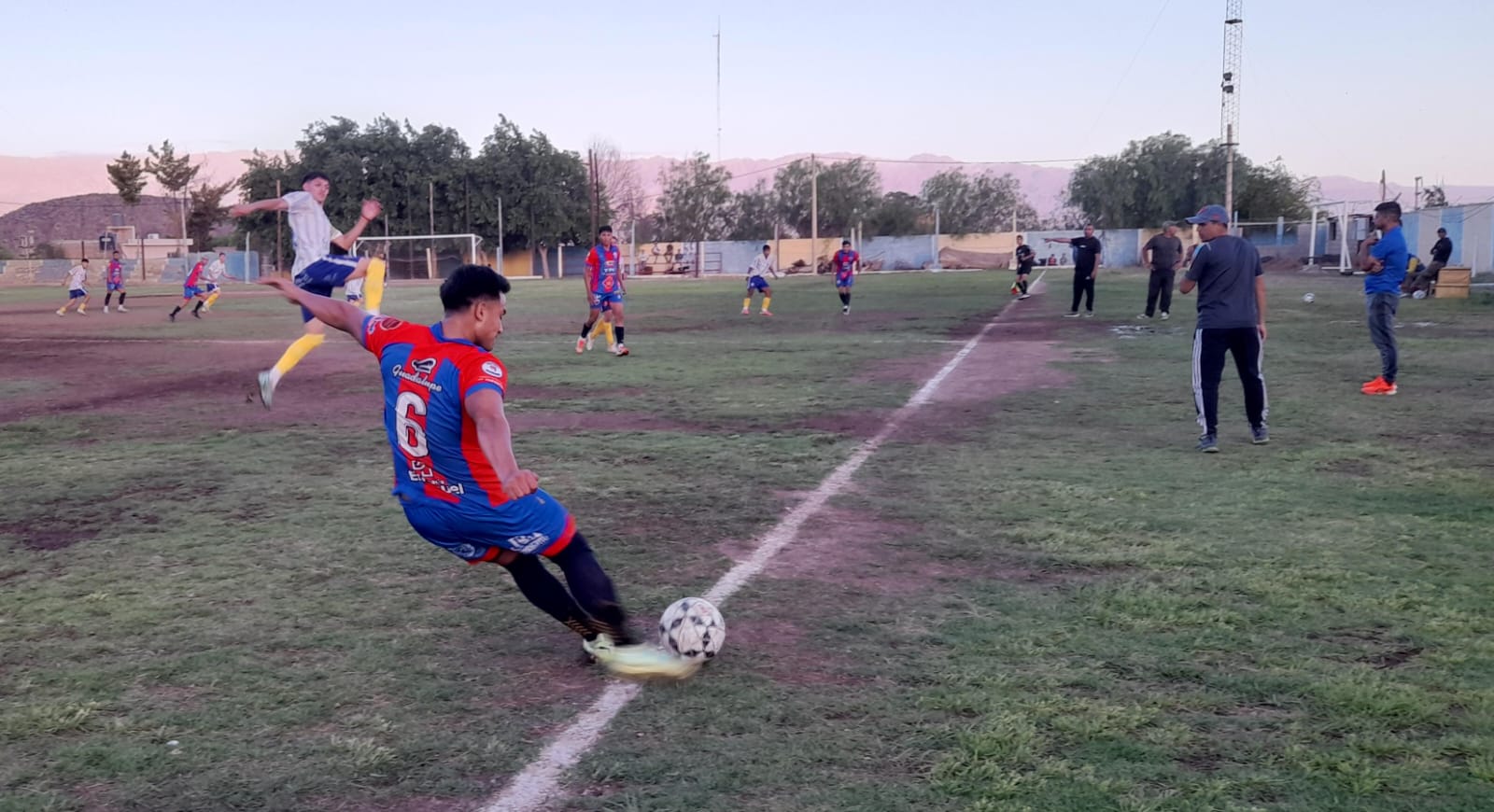 FÚTBOL FEDERAL: JUVENTUD BUSCA GANAR LA ZONA ANTE EL ELIMINADO DEFENSORES, LOS ANDES ESPERA…