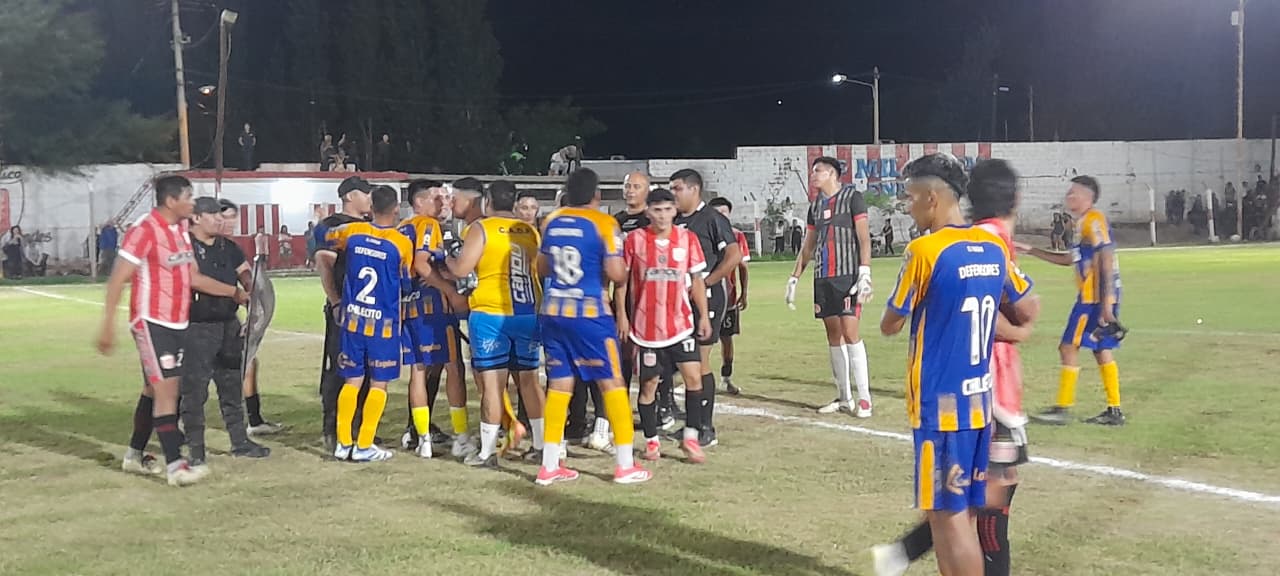 FÚTBOL CHILECITEÑO: LA FINAL DE IDA, FUE EMPATE EN CERO EN LOS SARMIENTOS