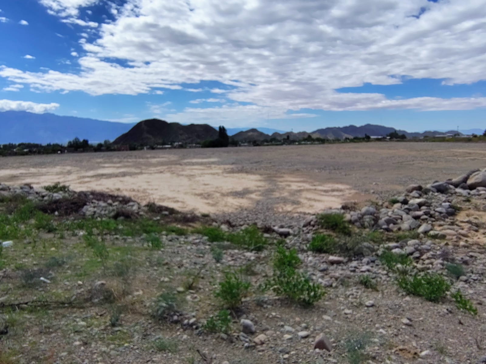 CONTINUIDAD DE LOS TRABAJOS EN LA FUTURA CANCHA DEL CLUB ESTRELLA ROJA