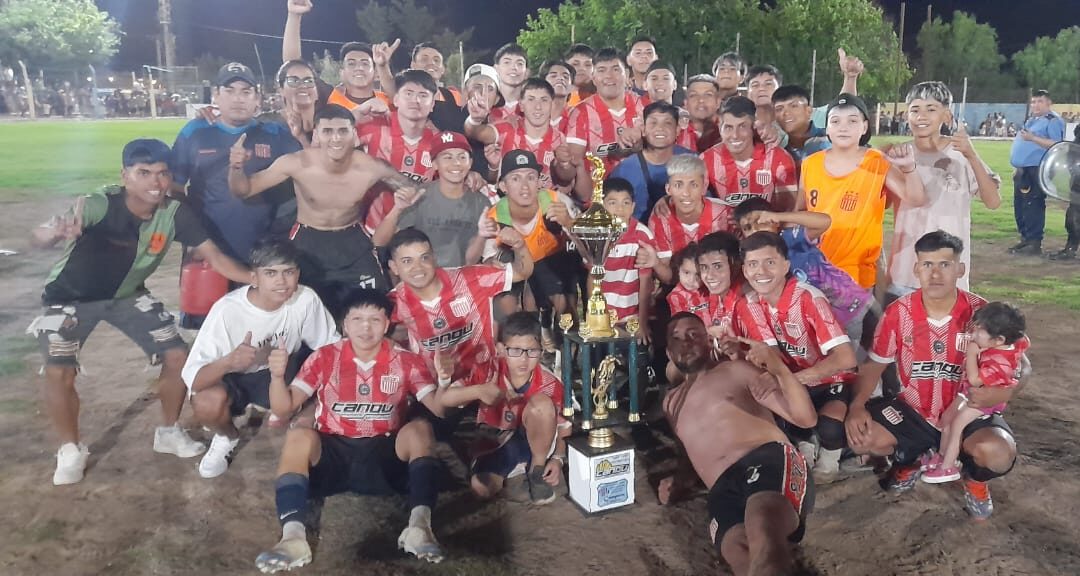 FÚTBOL: LOS ANDES GRITÓ CAMPEÓN DE LA LIGA CHILECITEÑA, EN EL MINUTO 90
