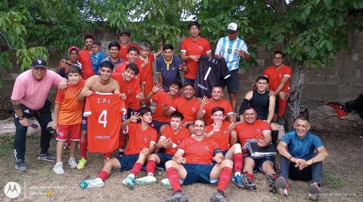 FÚTBOL DE SAÑOGASTA: EL ROJO DEJÓ SIN INVICTO A CHACA Y LLEGÓ A LA CIMA
