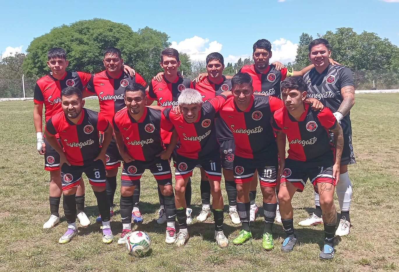 FÚTBOL DE SAÑOGASTA: NEWELL´S SORPENDIÓ A MIRADA