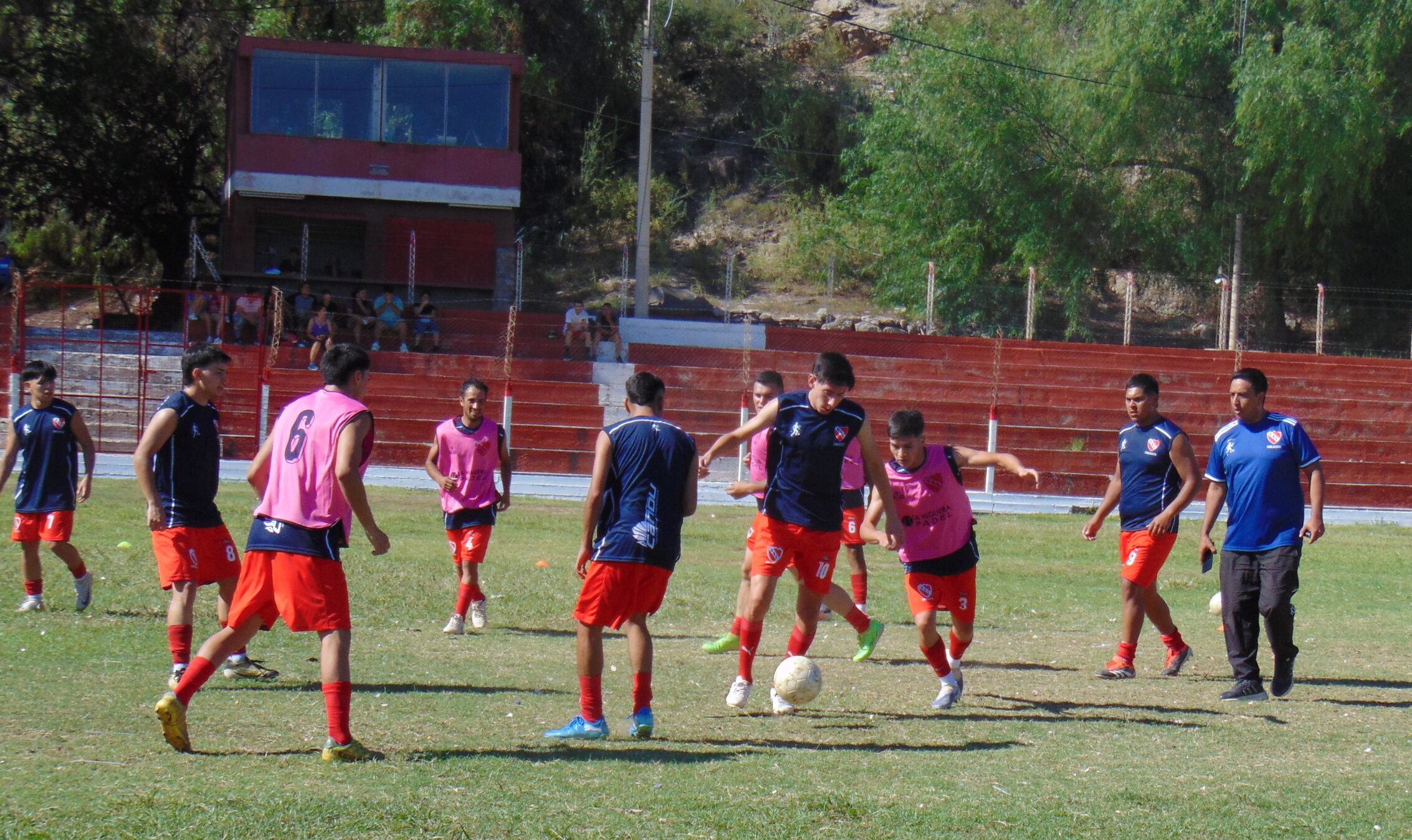 FÚTBOL PROVINCIAL: POR LA TERCERA FECHA. LOS ANDES Y EL ROJO JUEGAN EL VIERNES, DEFENSORES VA EL DOMINGO