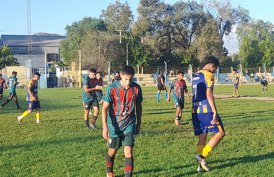 FÚTBOL PROVINCIAL: A PUERTAS CERRADAS, DEFE “COMPLETA” EL PARTIDO CON ALTO VALLE