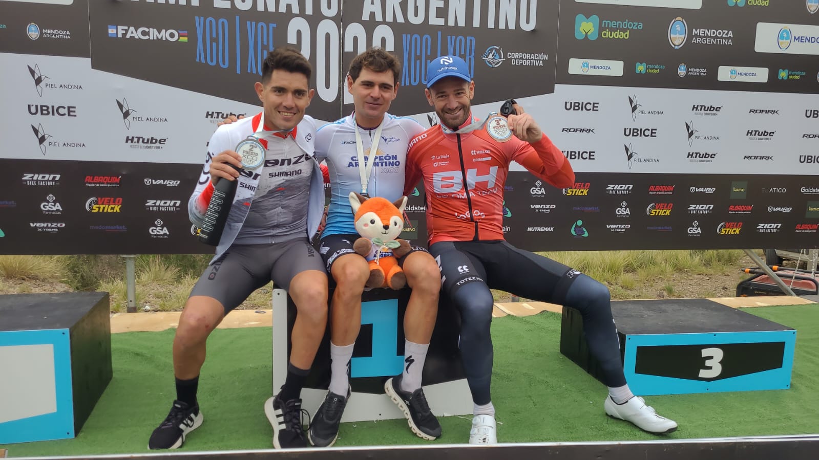 XCO 2026: AGUSTÍN DURAN SE CORONÓ CAMPEÓN ARGENITNO ELITE EN MENDOZA