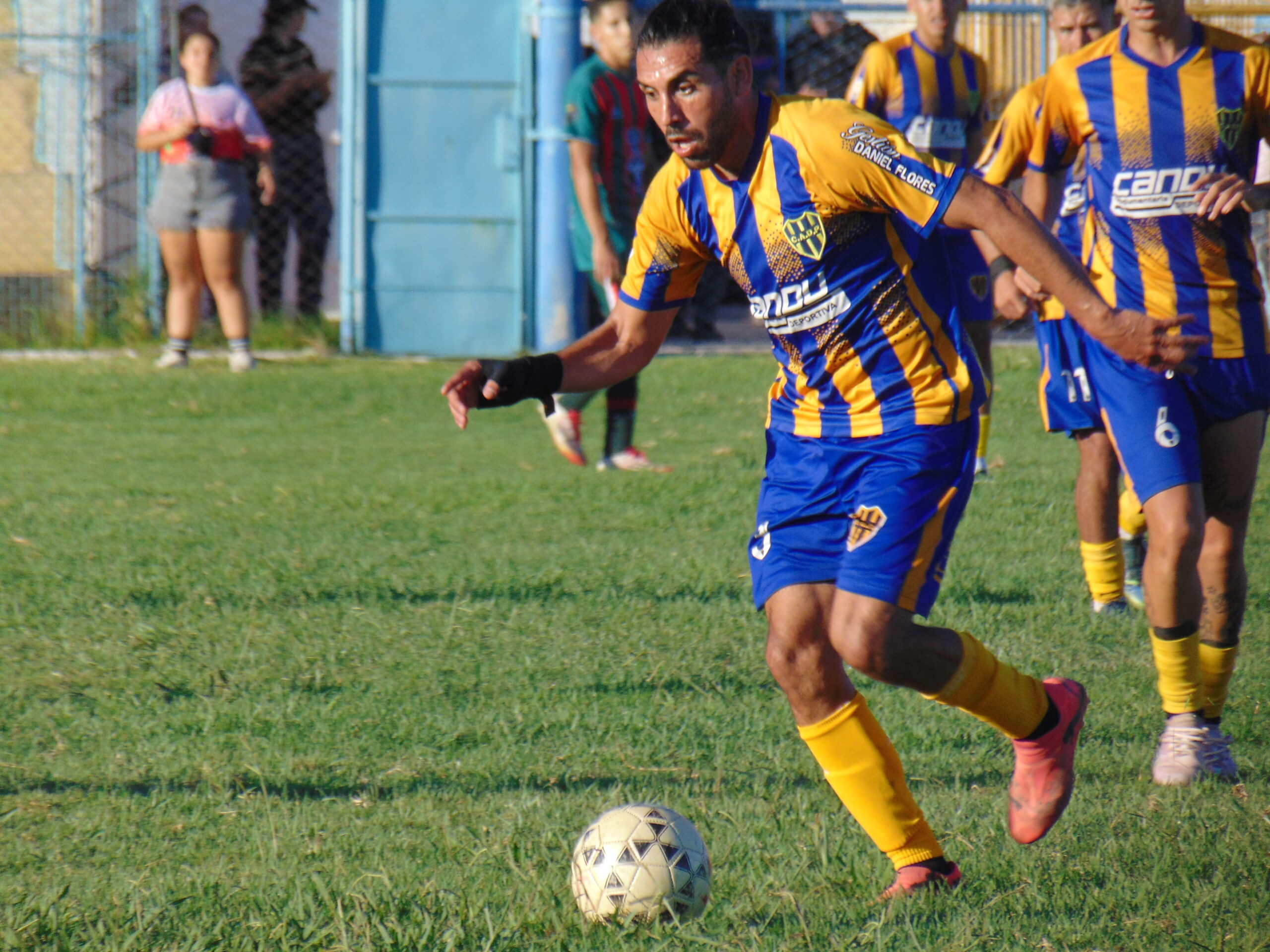 FÚTBOL PROVINCIAL: DEFENSORES JUEGA EN “PASCUAS”, LOS ANDES E INDEPENDIENTE PARAN