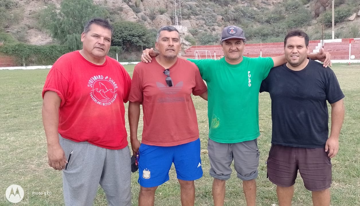 FÚTBOL CHILECITEÑO: ESTRELLA ROJA COMENZÓ PRETEMPRORADA CON EL NUEVO DT  BRAIAN BORDÓN