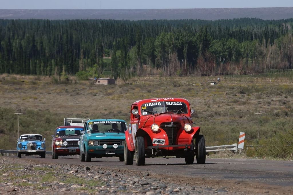 CHILECITO RECIBE A LA CARRERA DE AUTOS CLÁSICOS