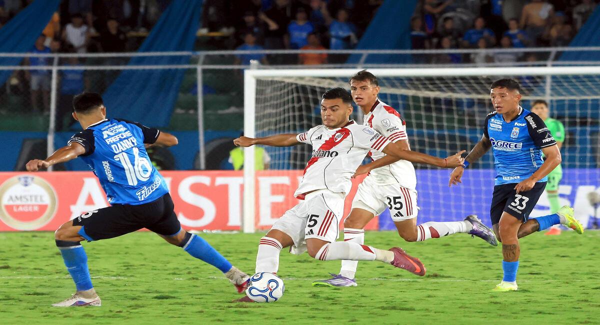 RIVER LO AGUANTÓ EL 1-1 EN BOLIVIA ANTE BLOOMING