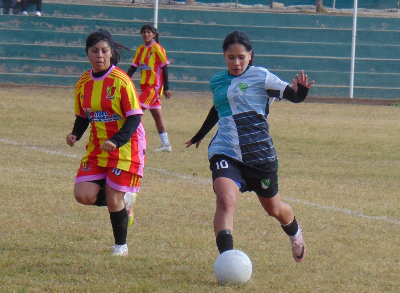 FÚTBOL FEMENINO: CUATRO EQUIPOS CON PUNTAJE “PERFECTO” EN LA LIGA