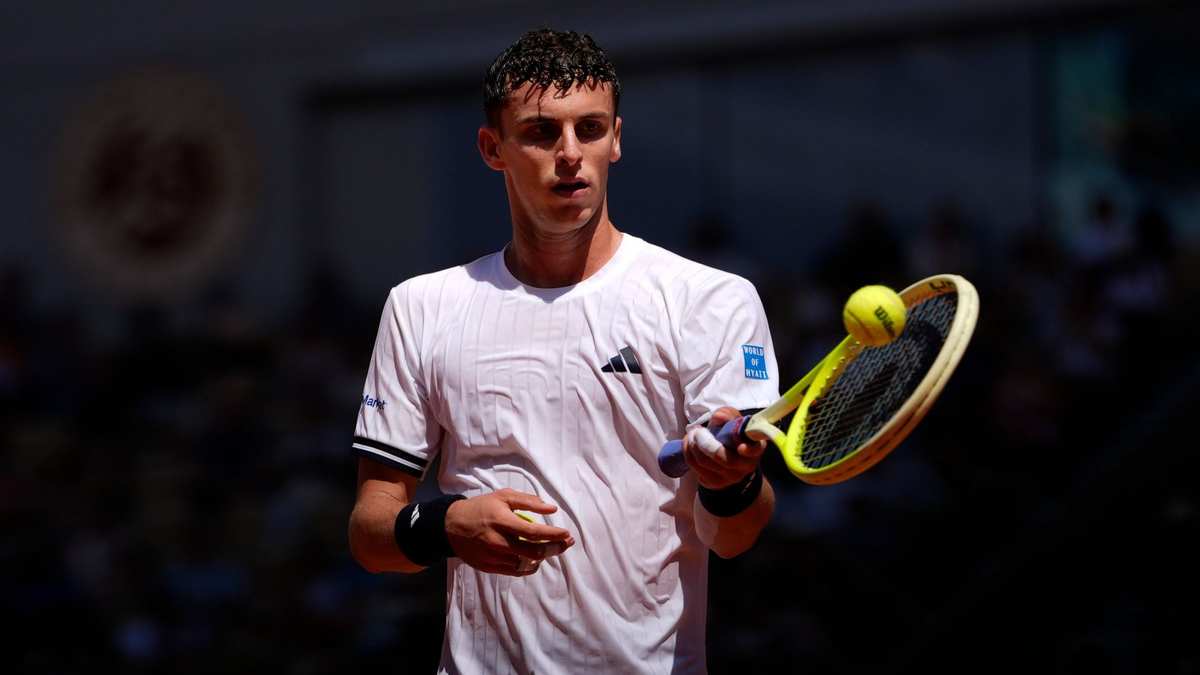 EN ROLAND GARROS, JUAN MANUEL CERÚNDOLO BAJÓ AL NÚMERO UNO SINNER 