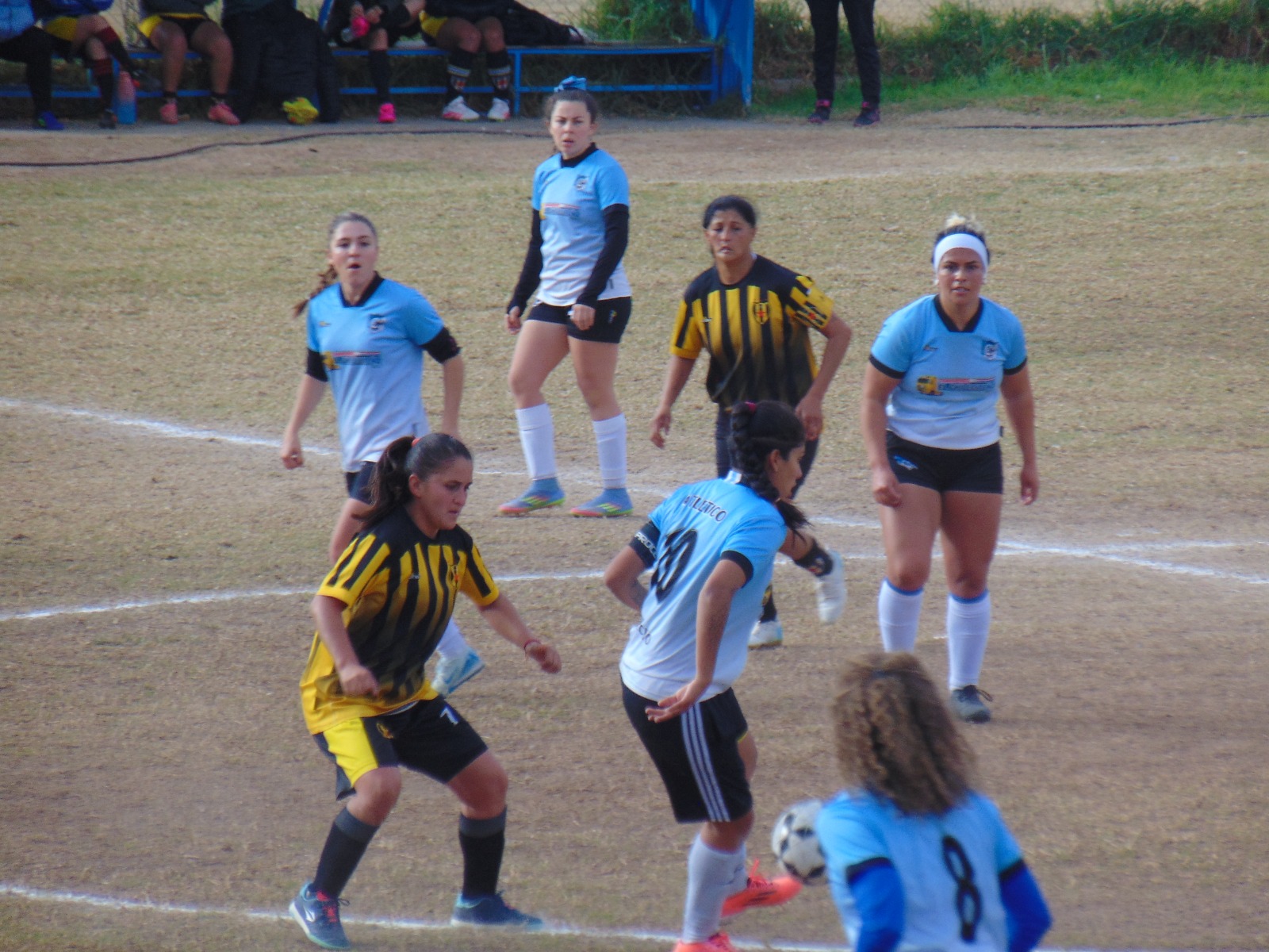 FÚTBOL FEMENINO 2026: VICTORIAS DE LOS PUNTEROS NEWELL´S Y LOS CHUYOS