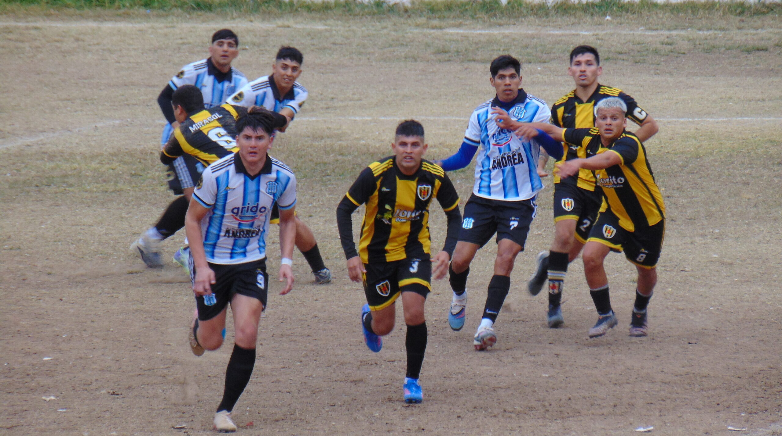 FÚTBOL LIGA – 5º FECHA: JOAQUÍN NO LO LIQUIDÓ, Y ESTRELLA SE LO EMPATÓ CON UNA “BOMBA”