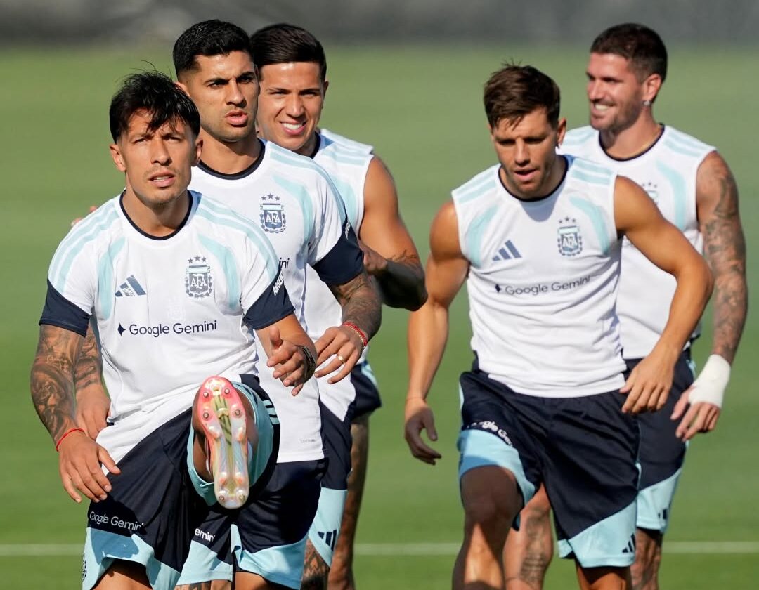 SELECCIÓN: SCALONI PRUEBA ESQUEMAS PARA EL DEBUT MUNDIALISTA ANTE ARGELIA