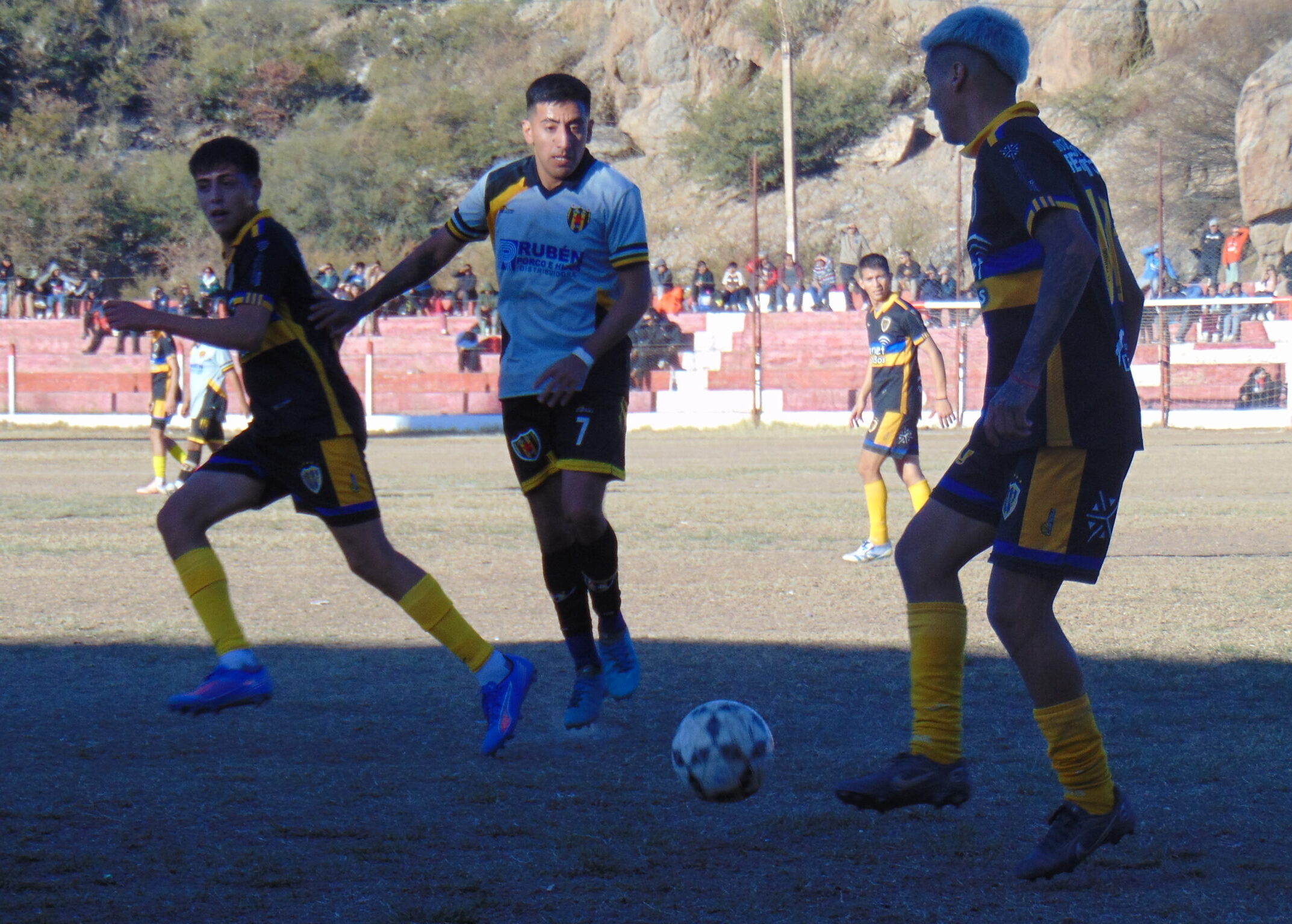 FÚTBOL LIGA – 8º FECHA: EN EL DESCUENTO, EL MIRASOL LE IGUALÓ A DEFE