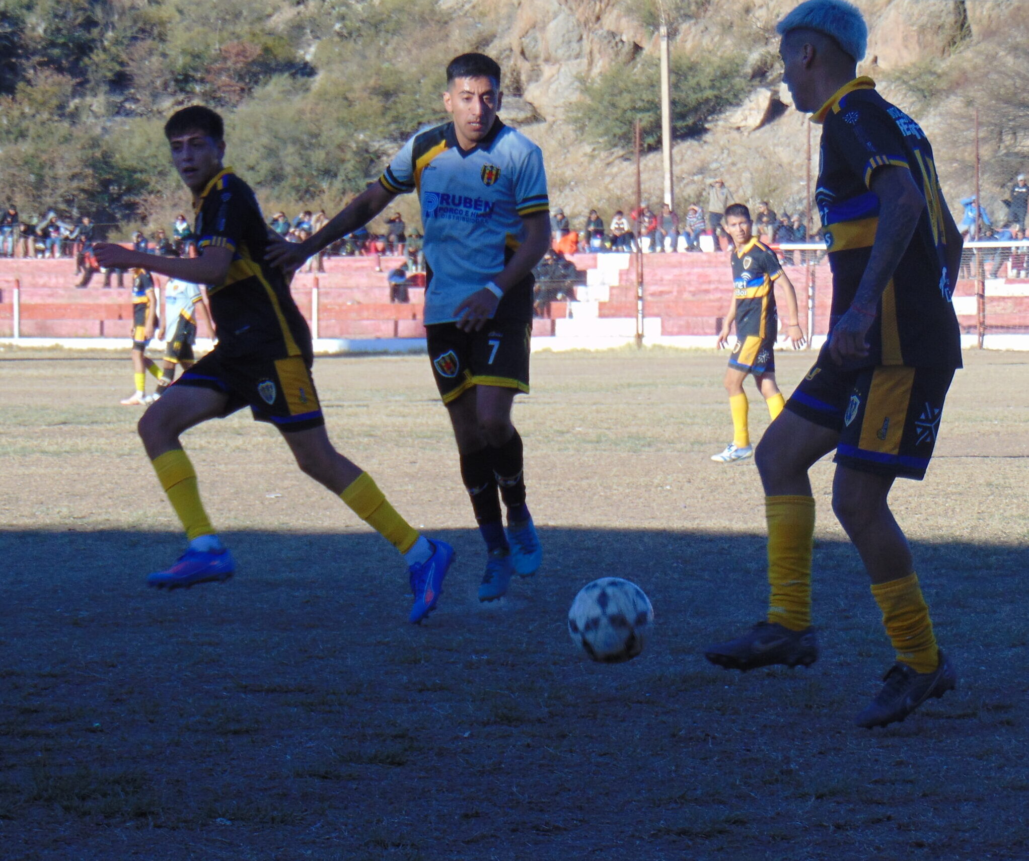 FÚTBOL LIGA – 8º FECHA: EN EL DESCUENTO, EL MIRASOL LE IGUALÓ A DEFE